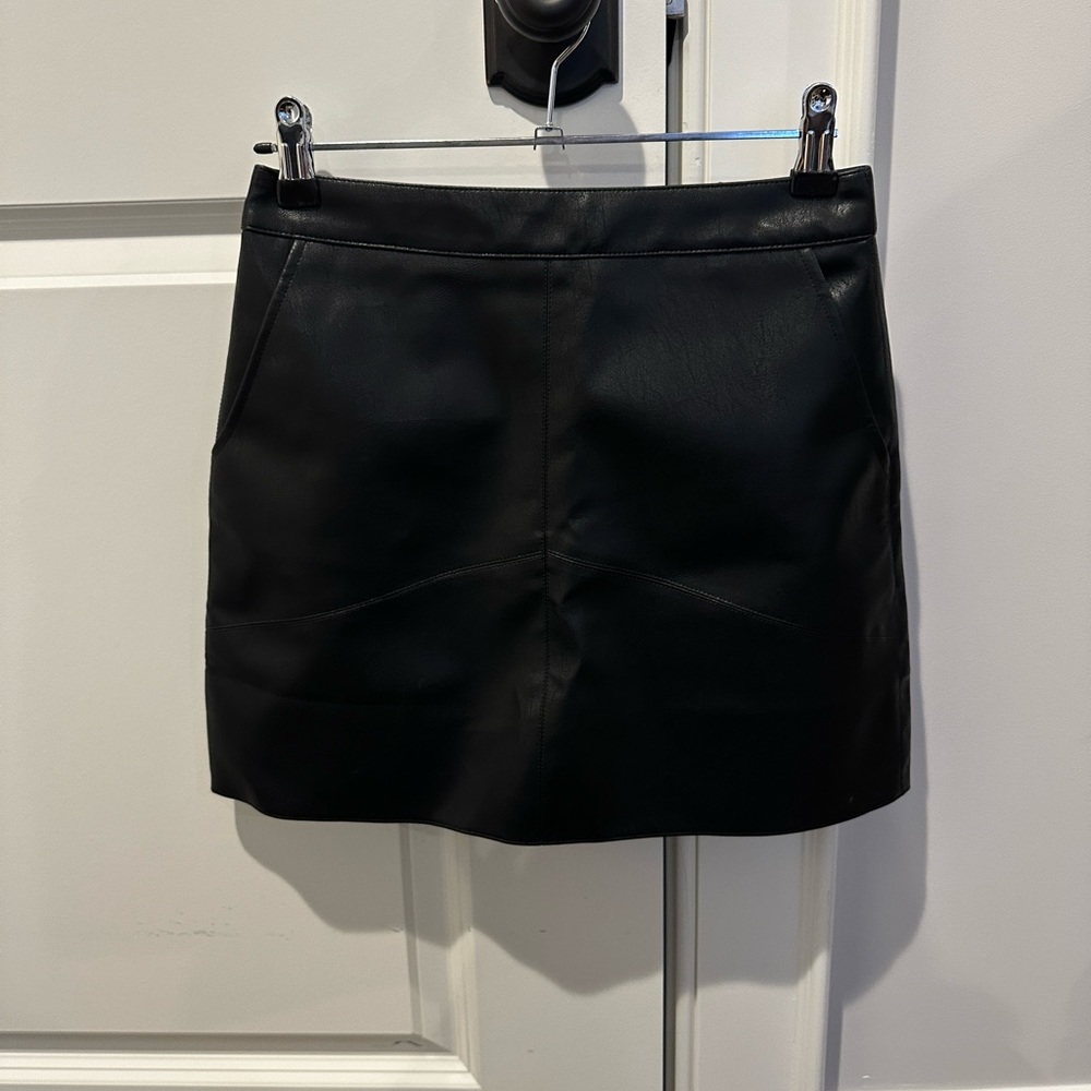 NWT Lulu’s mini leather skirt XS
